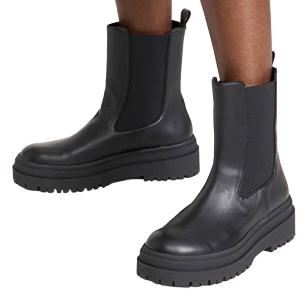 Good American Chelsea Black Leather Pull On Combat Boots